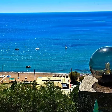 Delfini فندق آغيوس غيوريوس
